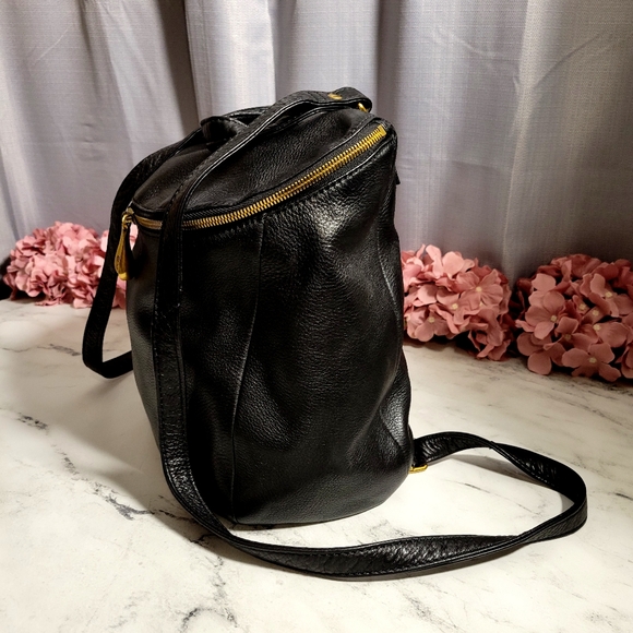 HOBO 'River' Black Pebbled Leather Convertible Purse/Backpack - Picture 4 of 10